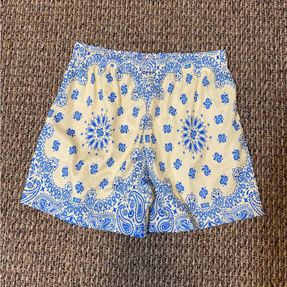Bravest Studios Blue Cream Paisley Shorts  BRAND NEW Size Large